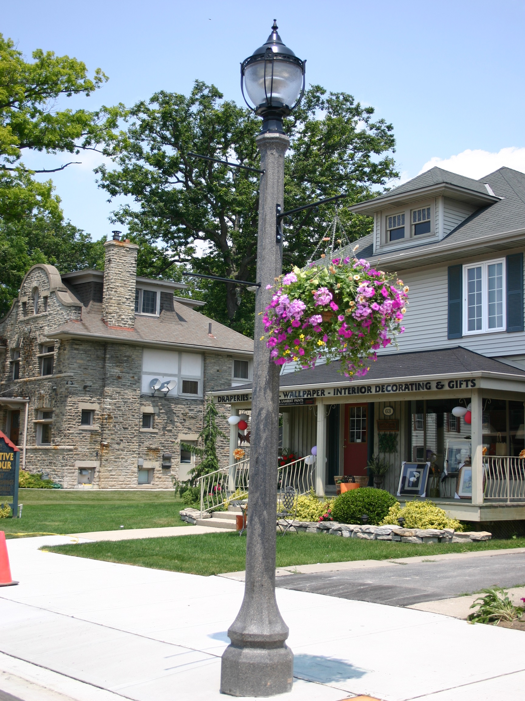 single lamp streetlight
